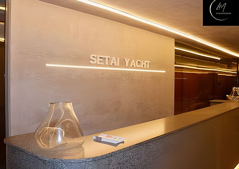 410 LM Setai Yacht