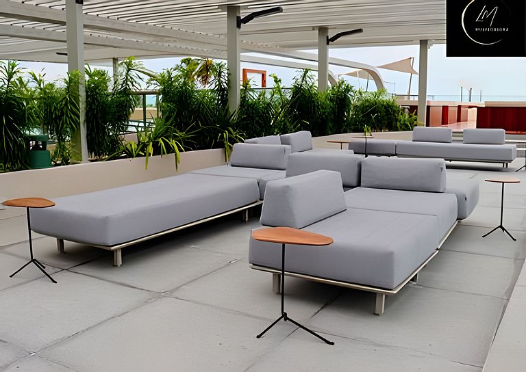 410 LM Setai Yacht